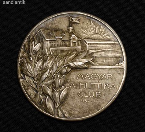 Borító: A Magyar Athletikai Club krónikája