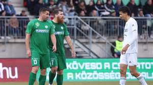 Metrófogantyú a pályán a Ferencváros-Haladás meccsen