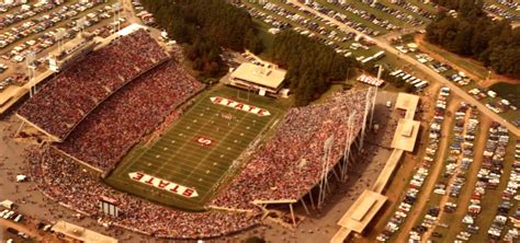 Az 1987-es ECU - NCSU mérkőzés utáni rendbontás a Carter-Finley stadionban
