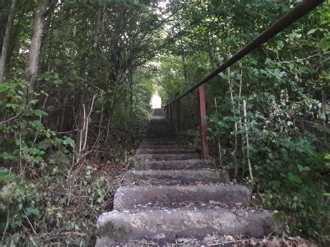 Gyermek kérdez óvodapedagógustól