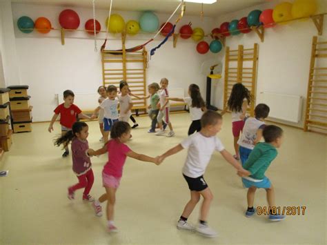 Mozgásos kooperatív játék óvodában