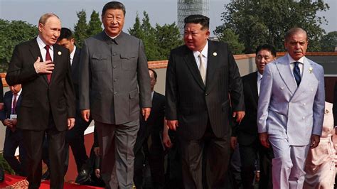 Észak-koreai politikai delegáció Kim Jodzsonggal a phjongcshangi olimpián