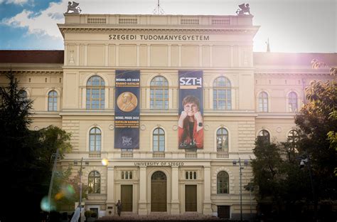 Az IKI épülete vagy az SZTE logója