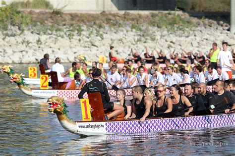 Sárkányhajó versenyzők