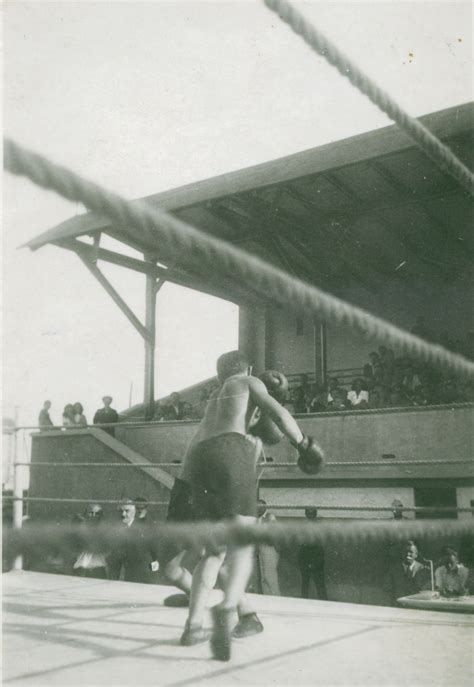 A lebombázott komáromi sportpálya romjai (1945 után)