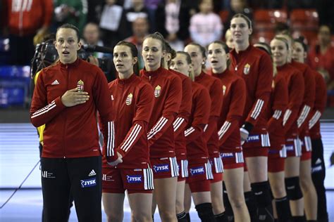 Német női kézilabdázók edzésen