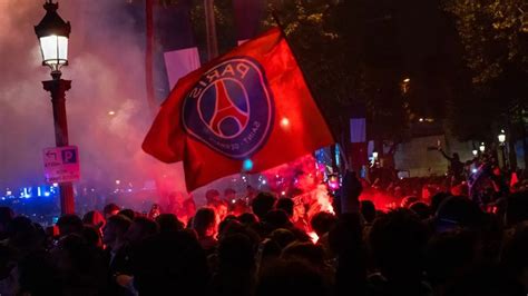 PSG szurkolók a stadionban