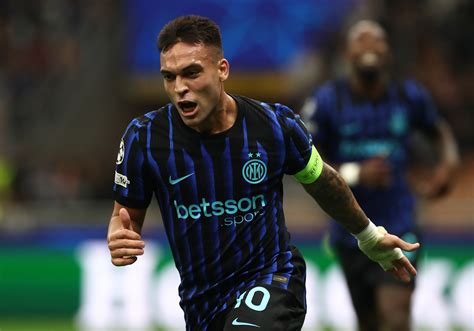 Lautaro Martinez gólszerzés közben