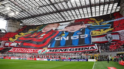 Derby della Madonnina szurkolók a San Siroban