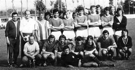 Csuhay József a Honvéd mezében, ünneplés közben