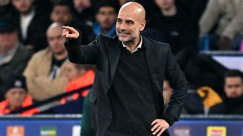 Pep Guardiola edzői munka közben