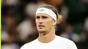 Alexander Zverev teniszpályán játék közben