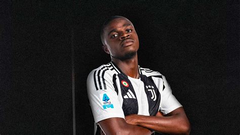 Kalulu a Juventus mezében