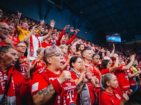 Veszprém HC szurkolók ünneplés közben a meccs után