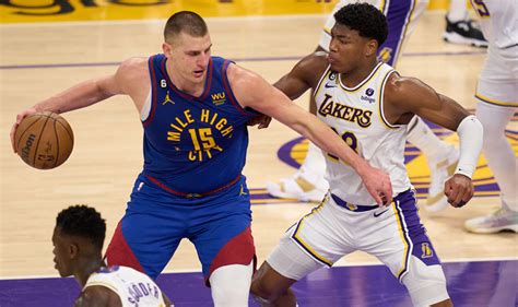 Nikola Jokics tripla-duplát szerez