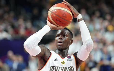 Dennis Schröder ünnepli a győzelmet