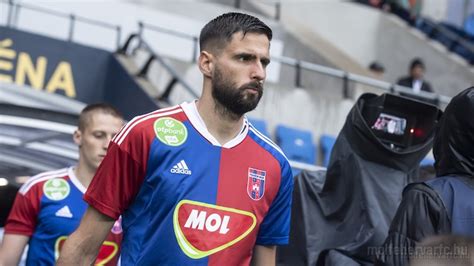 Danilo Pantić aláírja szerződését a MOL Fehérvár FC-vel