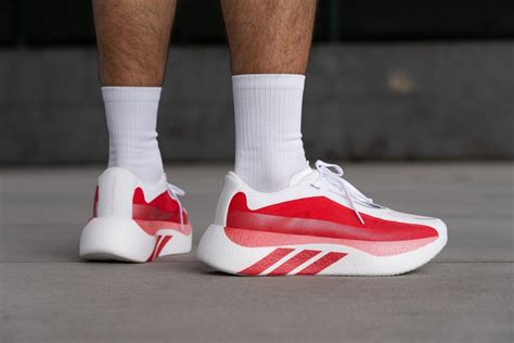 Adidas Hyperboost Edge felsőrész és fűzőrendszer