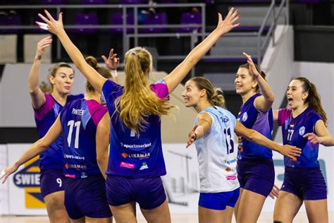 Fiatal békéscsabai röplabdázók diákolimpiai mérkőzésen