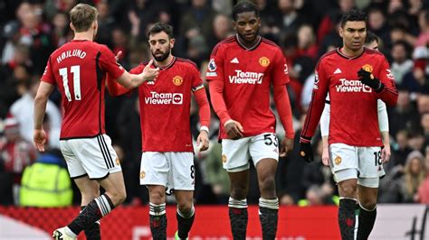 Manchester United játékosok ünneplése egy gól után