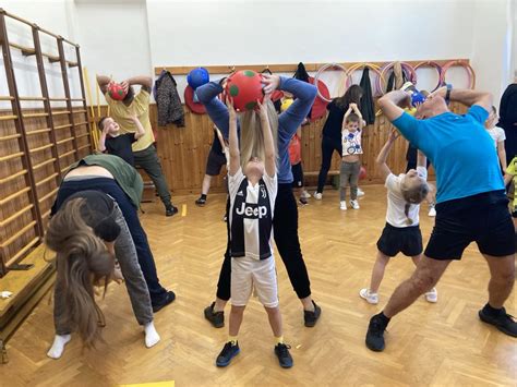 gyermekek önbizalmának erősítése játékkal