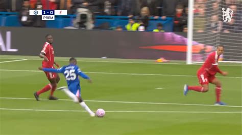 Moises Caicedo gólja a Liverpool ellen