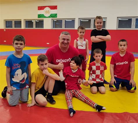Repka Attila edzőként a szőnyeg mellett