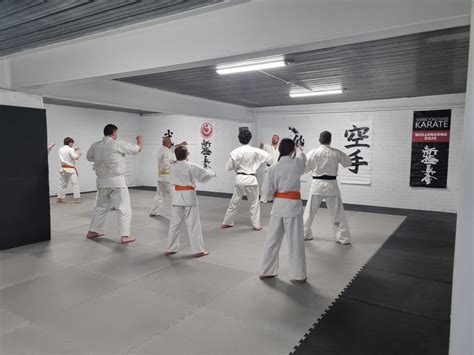 Shinkyokushin karate dojo edzés közben