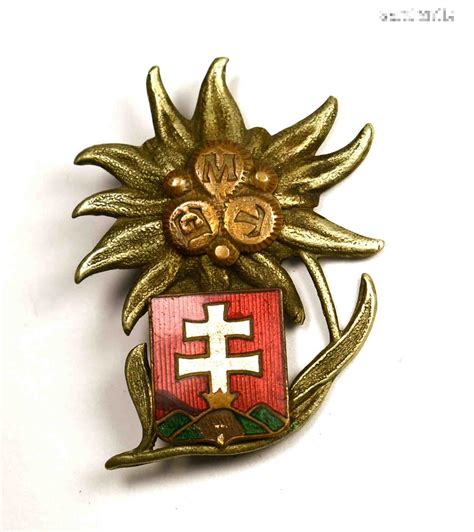 A Fradi-szív jelvény korabeli fotón