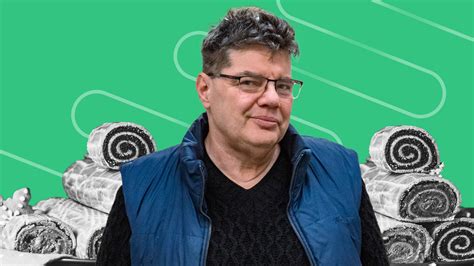 Buday Péter ételek készítése közben