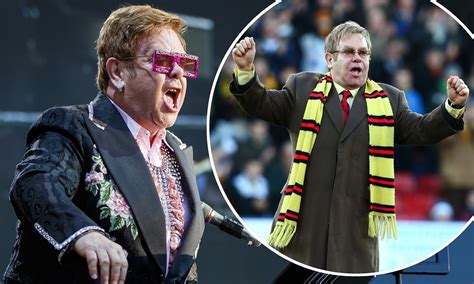 Elton John a Watford mérkőzésén a Vicarage Roadon