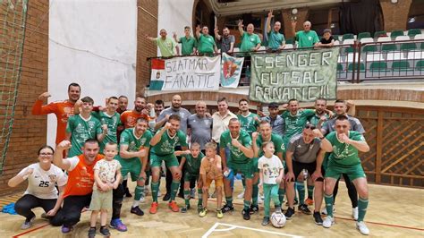 Csenger Futsal játékosok ezüstérmes szezon után