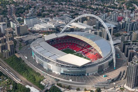 Teltházas Wembley Stadion kívülről