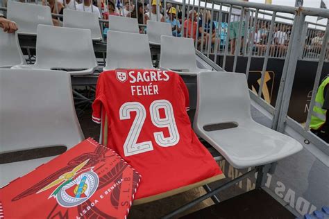 Fehér Miklós mez és emléktárgyak a Benfica múzeumában