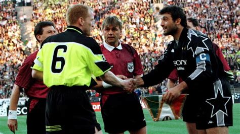 Magyar játékvezetői legendák: Zsolt István, Palotai Károly és Puhl Sándor