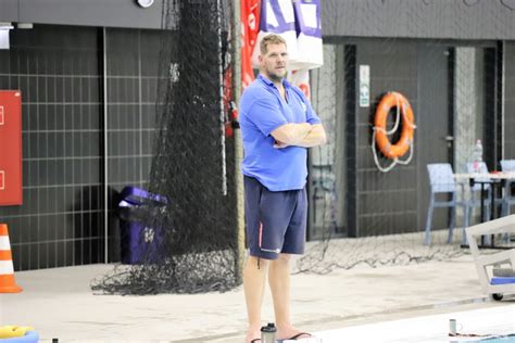 Lehmann István edzőként a medence szélén