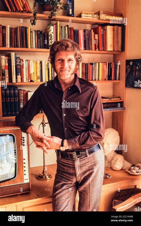 Peter Gilmore James Onedin kapitányként