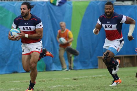 Nate Ebner USA rögbi mezben akció közben