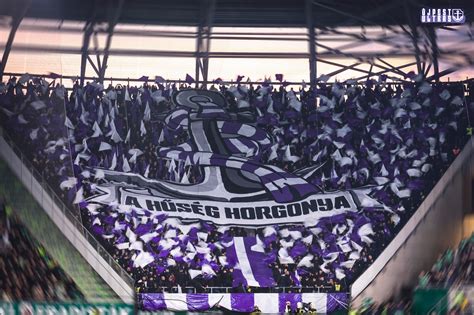 Újpest Ultras szurkolói csoport transzparense