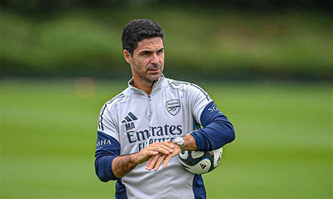 Mikel Arteta, az Arsenal vezetőedzője egy mérkőzésen