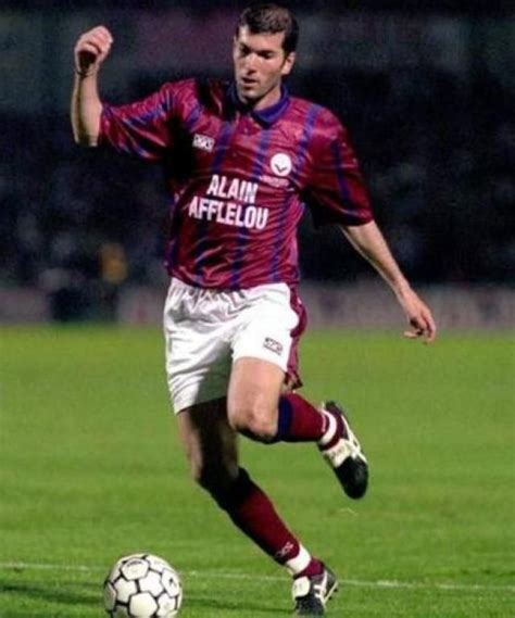 Zinedine Zidane fiatalon, a Girondins Bordeaux mezében