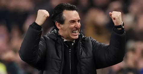 Unai Emery taktikai utasításokat ad