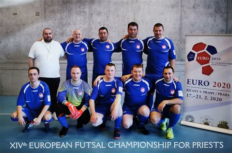 A papi futsal Európa-bajnokság logója vagy csapatfotó