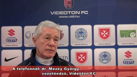 Dr. Mezey György a pálya szélén