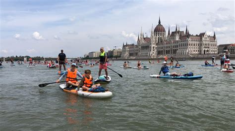 SUP-os evezős a Dunán