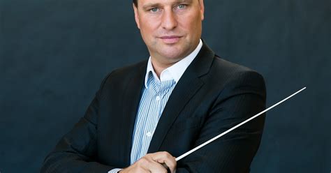 Tibor Bogányi vezényel