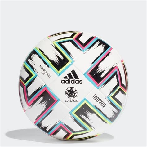 Adidas Világbajnoki labdák evolúciója