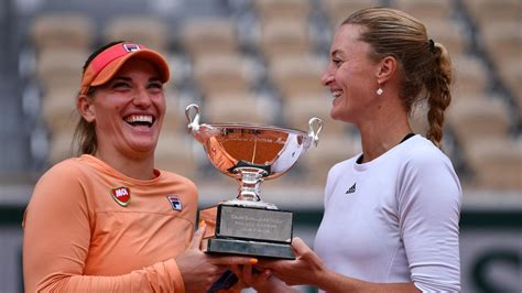 Babos Tímea és Kristina Mladenovic párosa a mérkőzésen