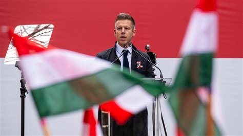 Nagy Ádám és a horvát Luka Bukic a Horvátország-Magyarország mérkőzésen a szingapúri vizes világbajnokságon