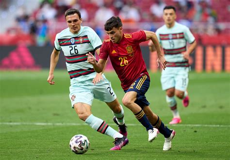 Fiatal futballista a focipályán, Gádoros